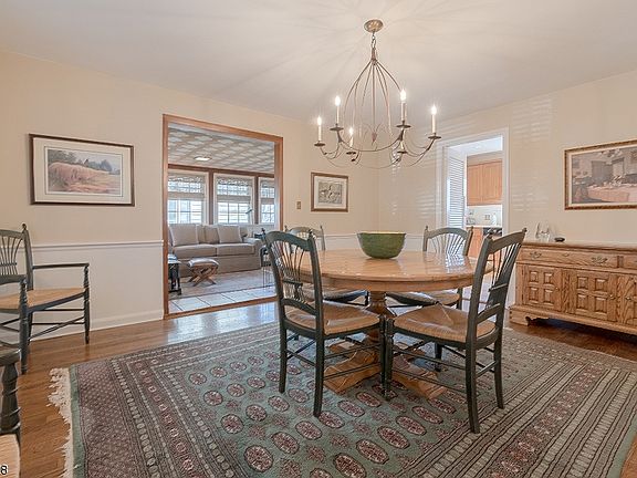 5th image of 16 Claremont Dr