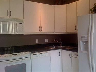 3rd image of 1036 Lookout Dr