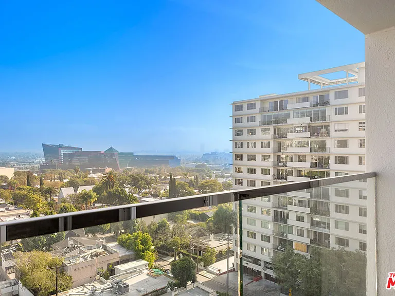 838 N Doheny Dr #906 — Photo 4