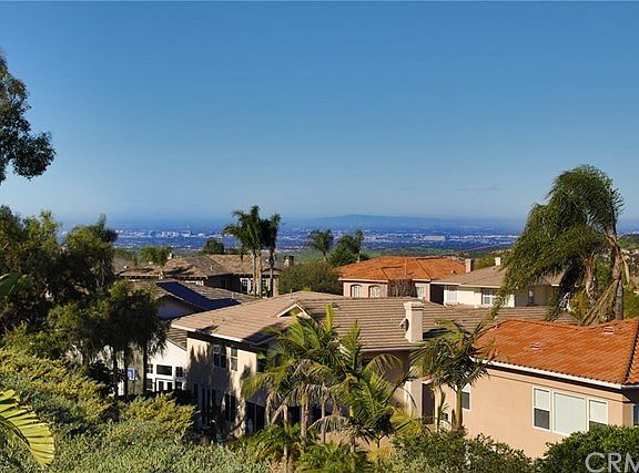 Daytime view west toward Palos Verdes.