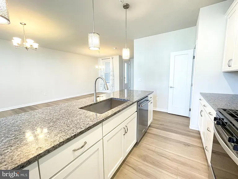 224 Lilac St — Photo 9