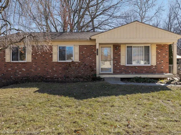 33707 Glen St, Westland, MI 48186