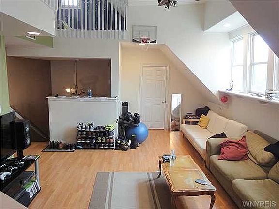 5th image of 100 Norwood Ave