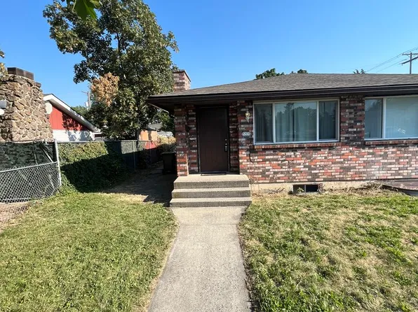 557-559 E Broad Ave Owner Selling