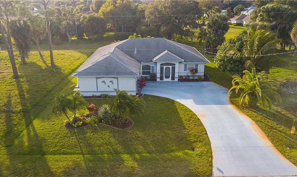 1st image of 7 Broadmoor Ln