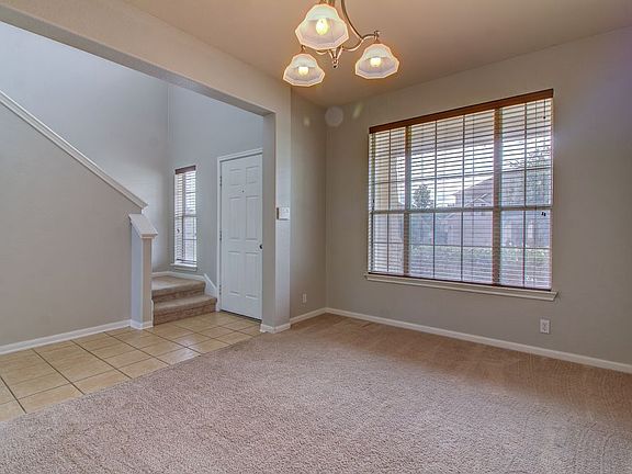 4th image of 124 Holmstrom St