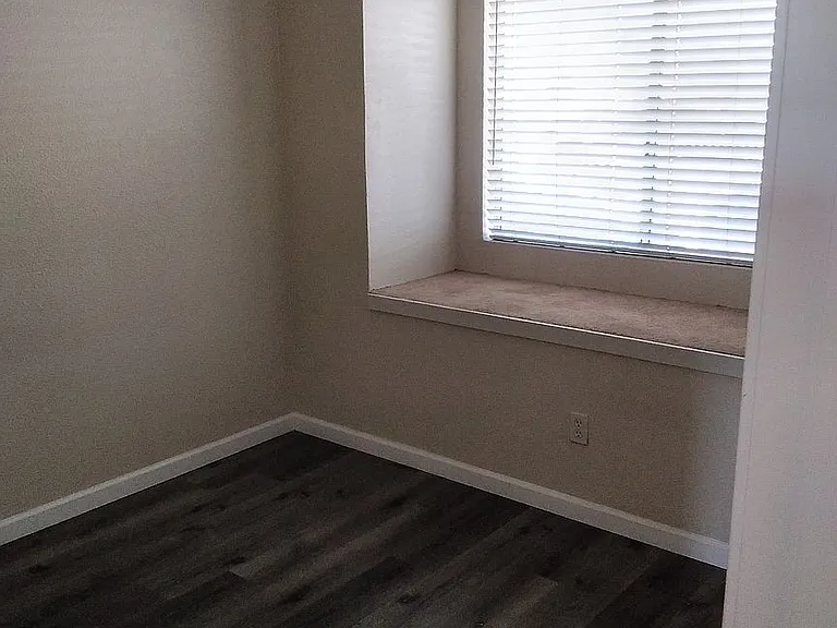 14 Stender Ave #C — Photo 4