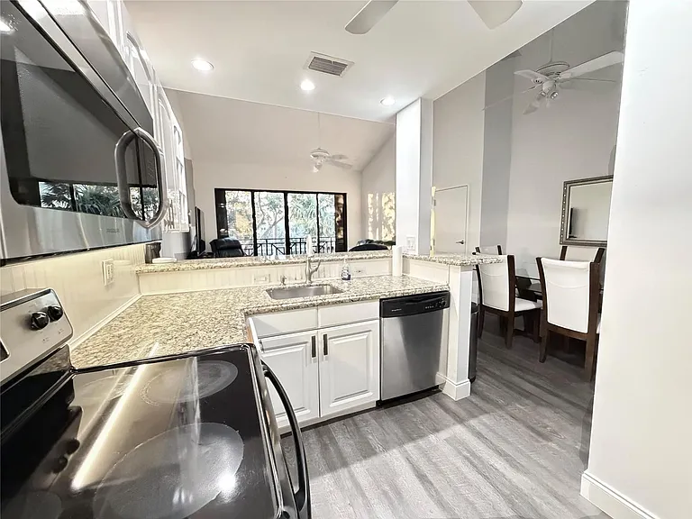 1645 S Ocean Ln #289 — Photo 6