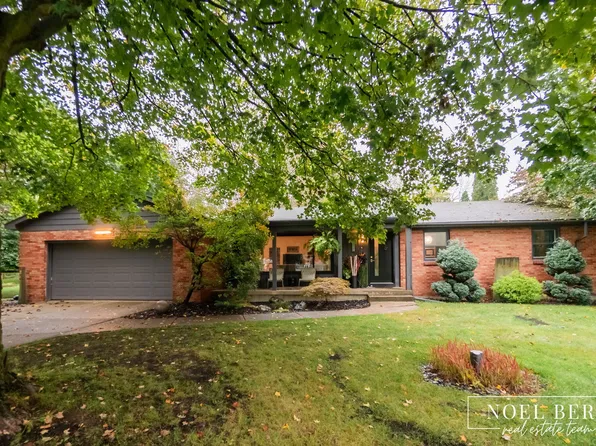 13820 Windemere Dr NW, Grand Rapids, MI 49534