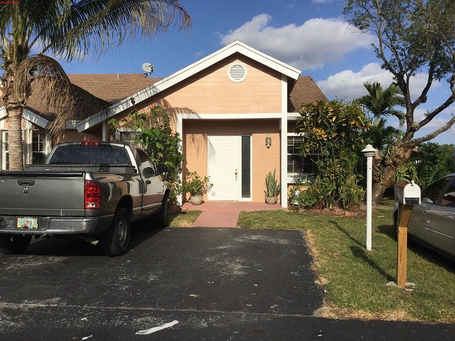 1st image of 1010 SW 110th Ter