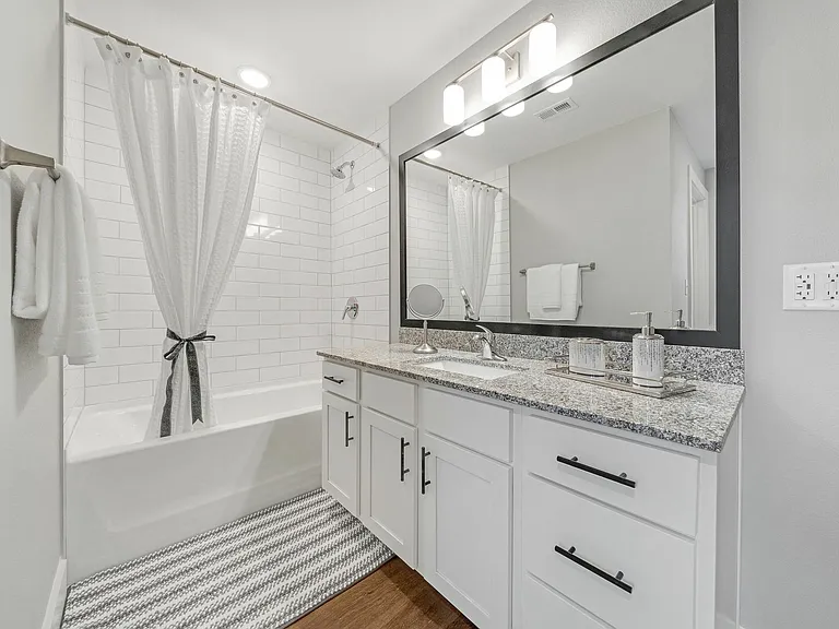 Orchard Grove Apartments — Photo 12