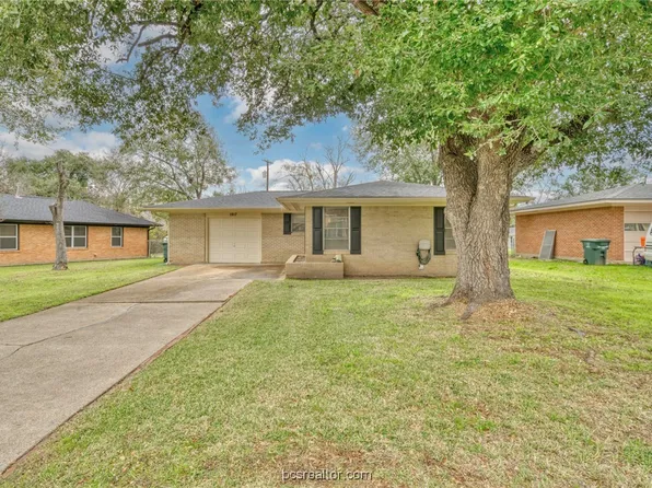 1917 Vinewood Dr, Bryan, TX 77802