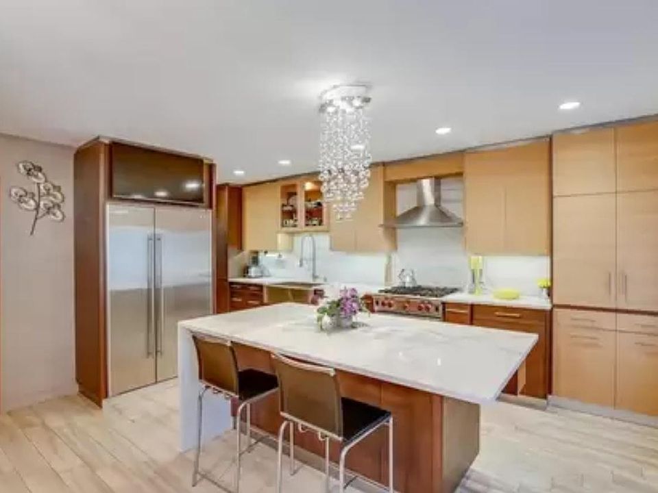 1st image of 2621 Mill Ave Floor 2