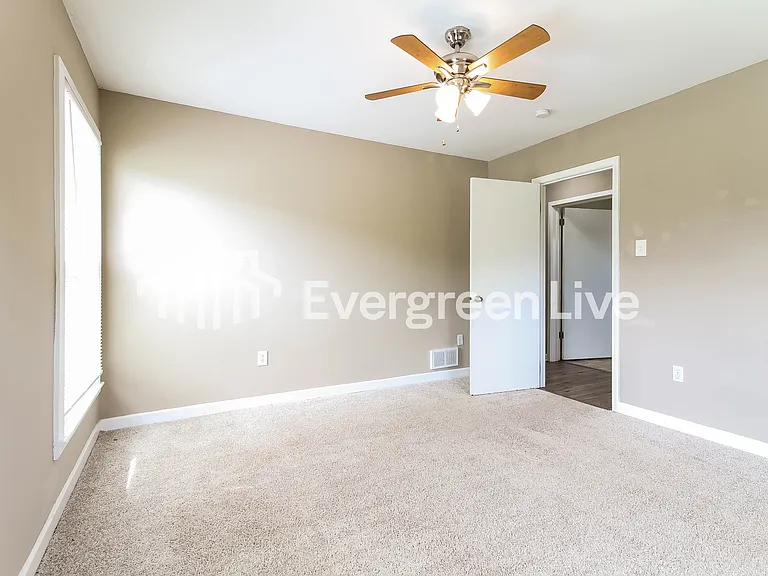 528 Mason Rd — Photo 10