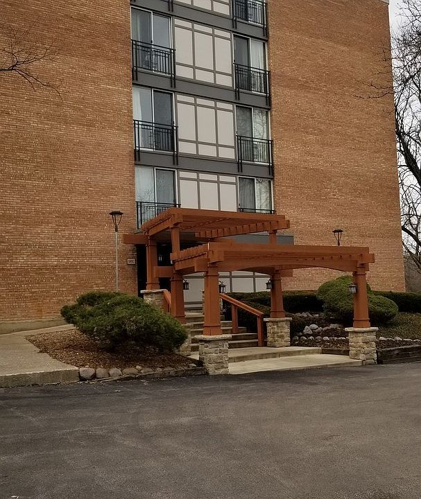 1st image of 5810 Oakwood Dr Unit 4H