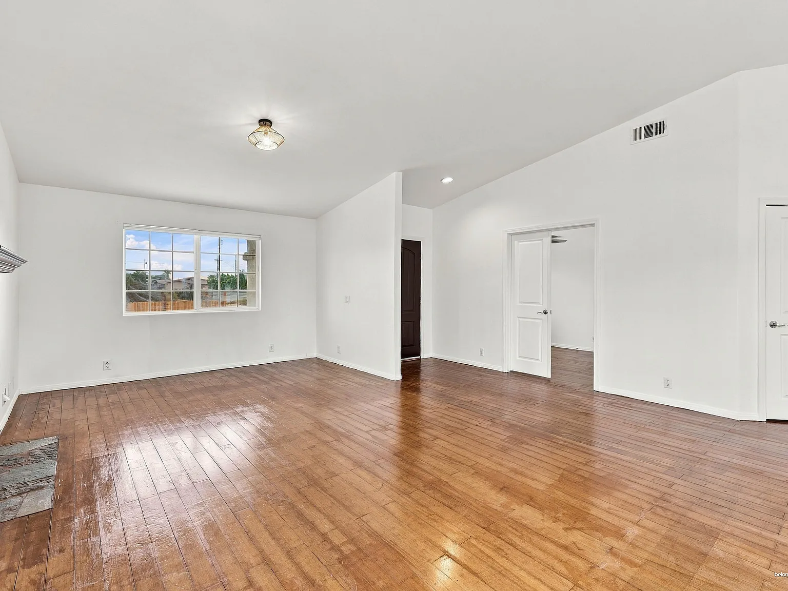 4 bed, 2.0 bath, 1774 sqft, $2,595 — Photo 2