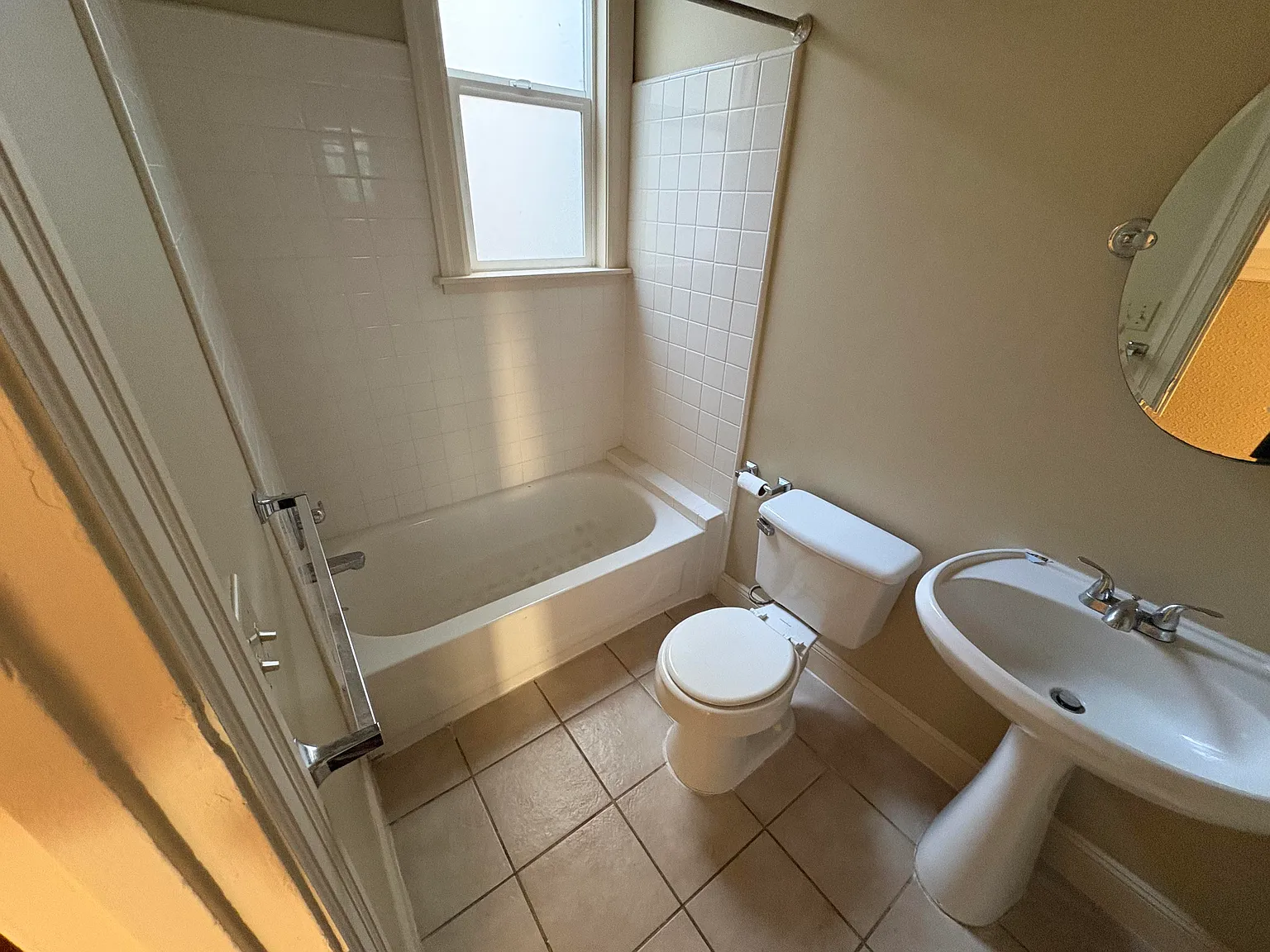 2 bed, 760 sqft, $5,850 — Photo 4