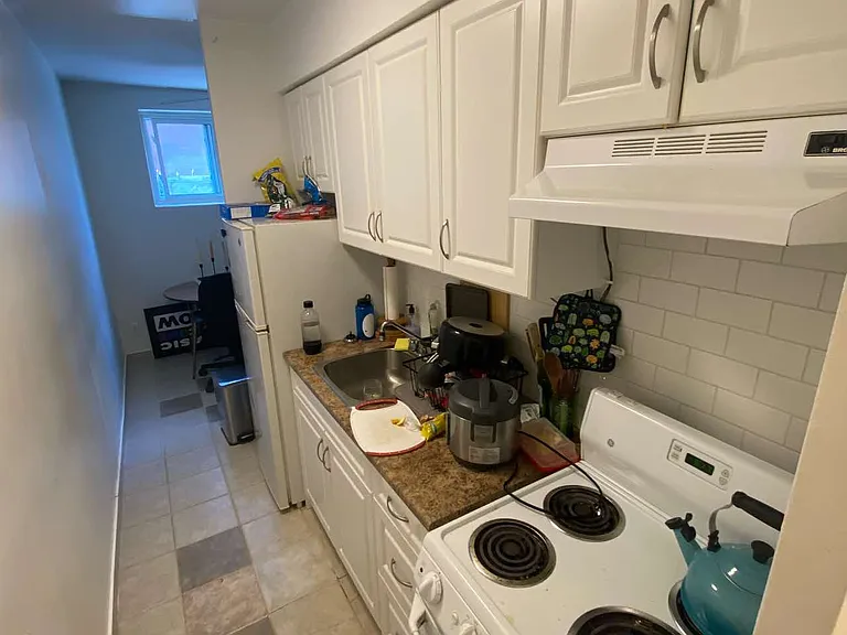 547 Frontenac St #1 — Photo 3