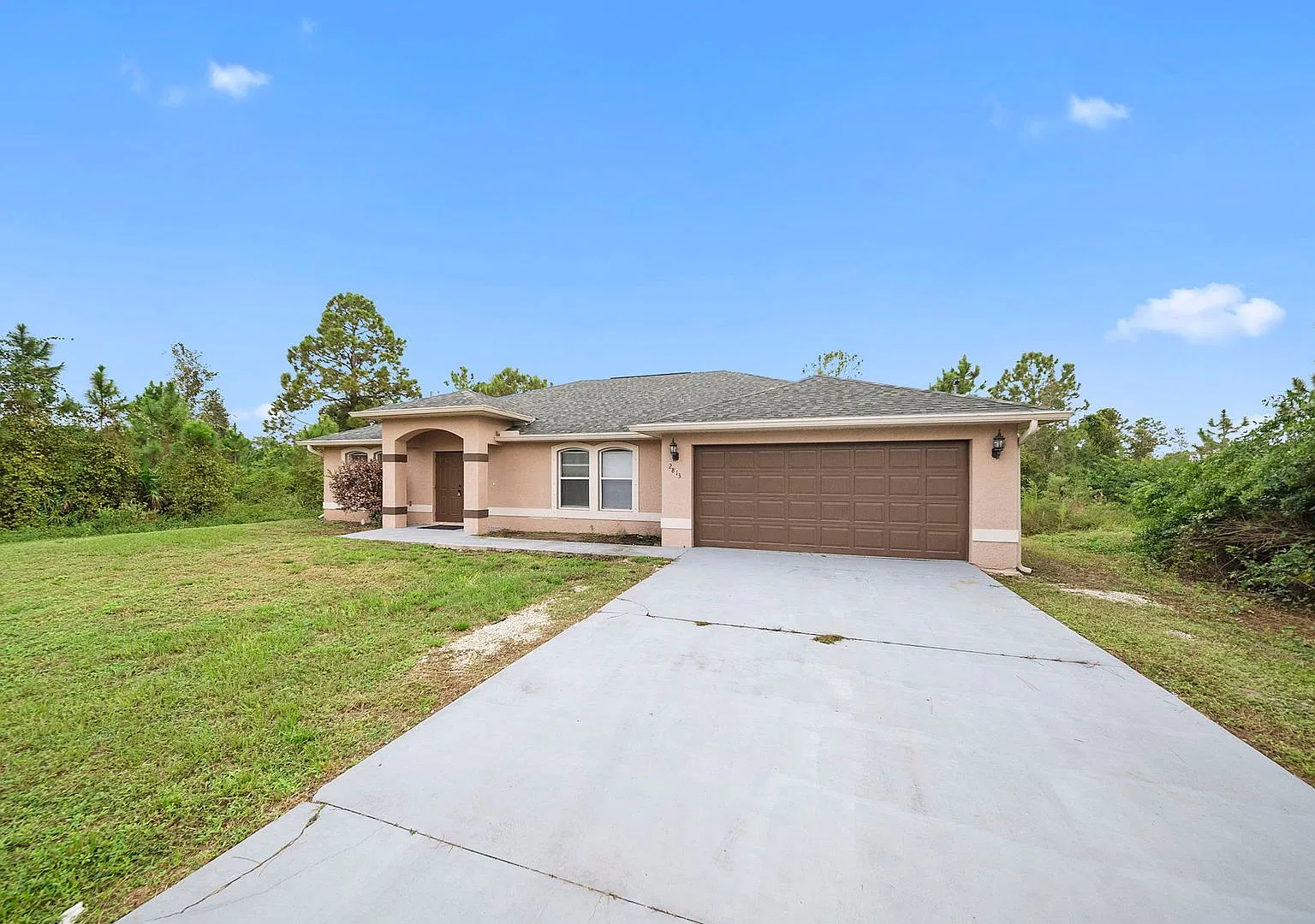Newly remodeled kitchen 3 bedrooms 2 bathroom home in Lehigh Acres — Photo 2