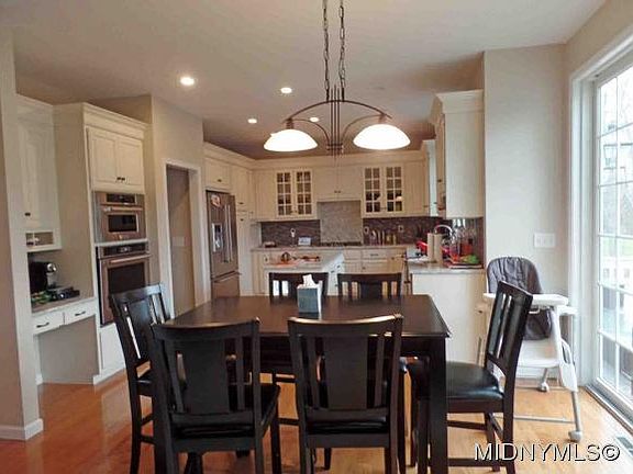 3rd image of 123 Pebble Creek Ln
