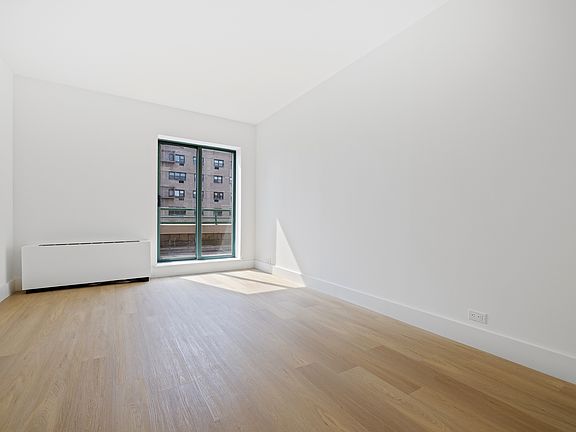 4th image of 600 Columbus Ave APT 12L