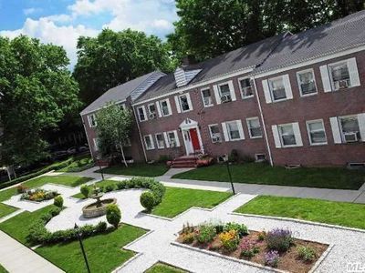 11065 64th Rd, Forest Hills, NY, 11375