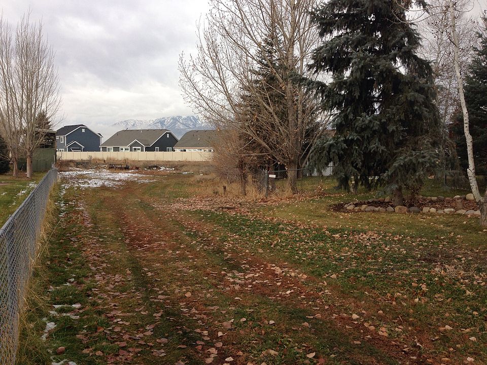 2nd image of 670 S Mill Rd