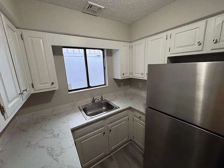 4807 Little River Rd #9 — Photo 9
