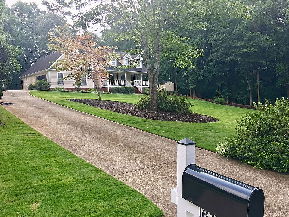 2nd image of 1632 White Oak Dr