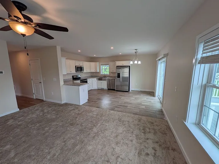 75 Ivan Dr #8 — Photo 12
