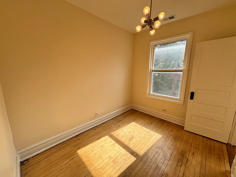 2402 N Surrey Ct #3 — Photo 10