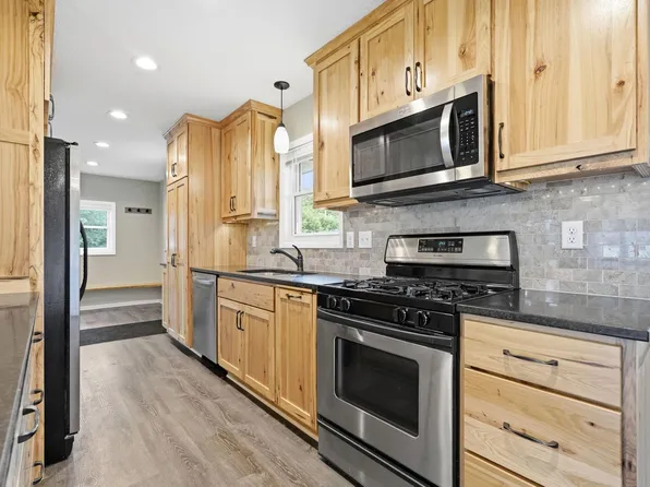 10200 Redwood St NW, Coon Rapids, MN 55433