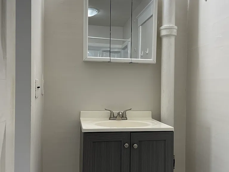 110 W Montcalm St — Photo 8