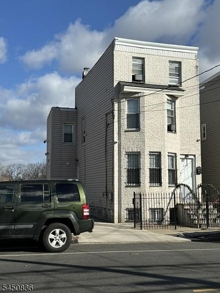 1st image of 127 Verona Ave