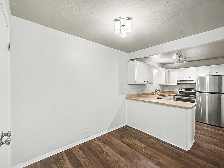 709 Ashlawn Pl — Photo 17