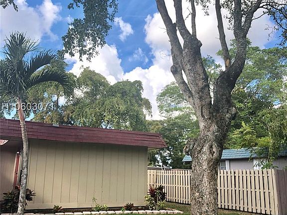 4th image of 7803 NW 73rd Ave
