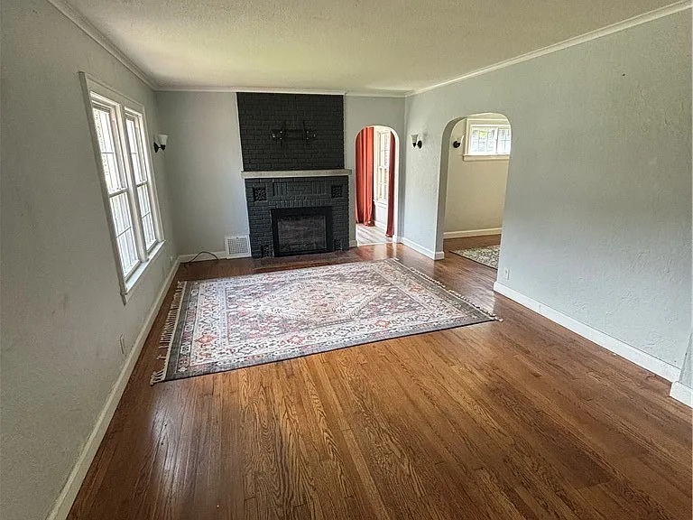 102 Wellington Rd — Photo 16