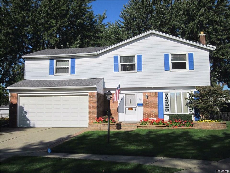 1st image of 745 Tanglewood Dr