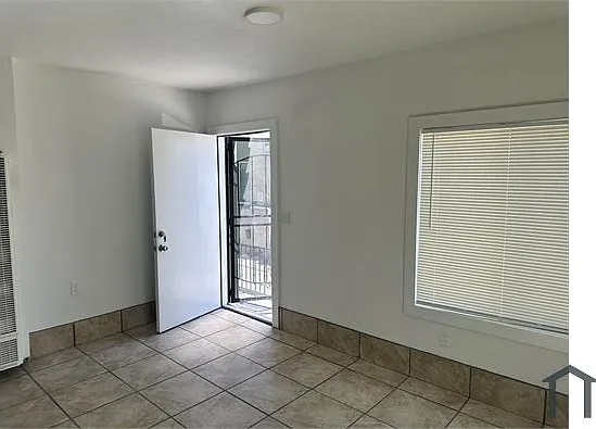 5106 Bancroft Ave #6 — Photo 12