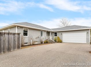 2520 E McMillan Rd, Twin Lake, MI 49457