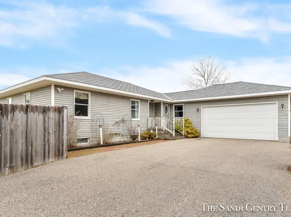 2520 E McMillan Rd, Twin Lake, MI 49457