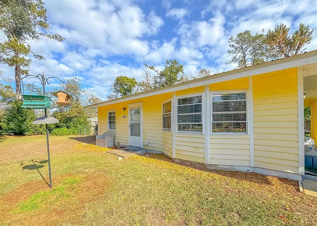 3 bed, 850 sqft, $1,700 — Photo 4