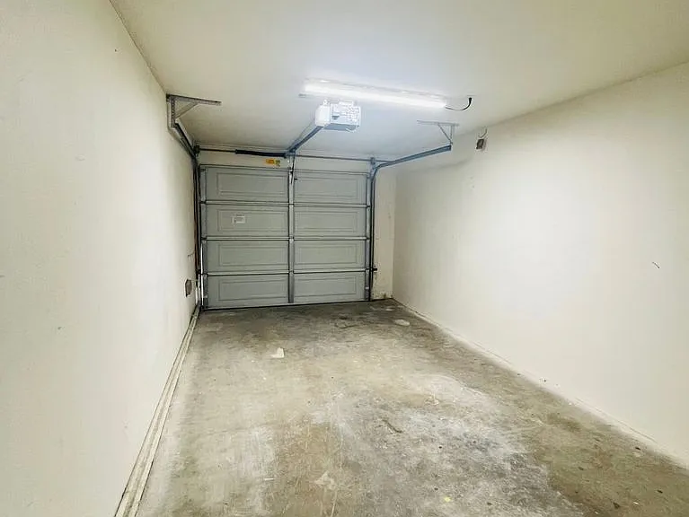 345 Clay St — Photo 19