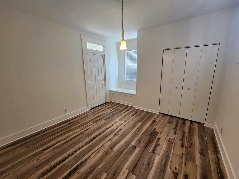 404 E Brandeis Ave — Photo 8