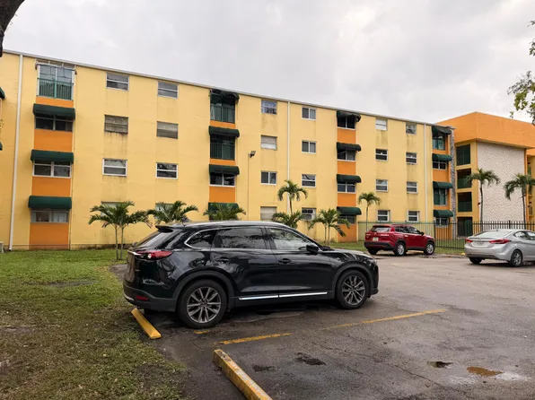 606 W 81st Street #111, Hialeah, FL 33014