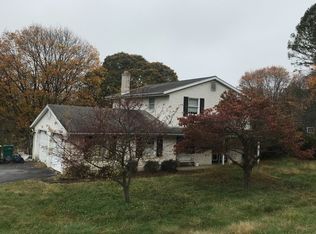 6244 Hall Ct, Center Valley, PA 18034