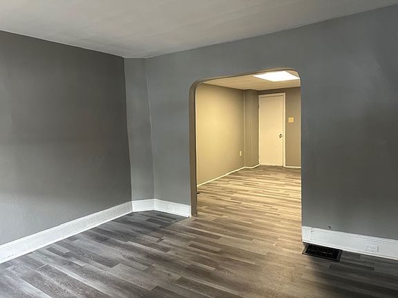 2nd image of 441 Catherine St