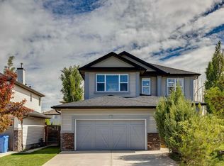 572 W Creek Point, Chestermere, AB T1X 1T3