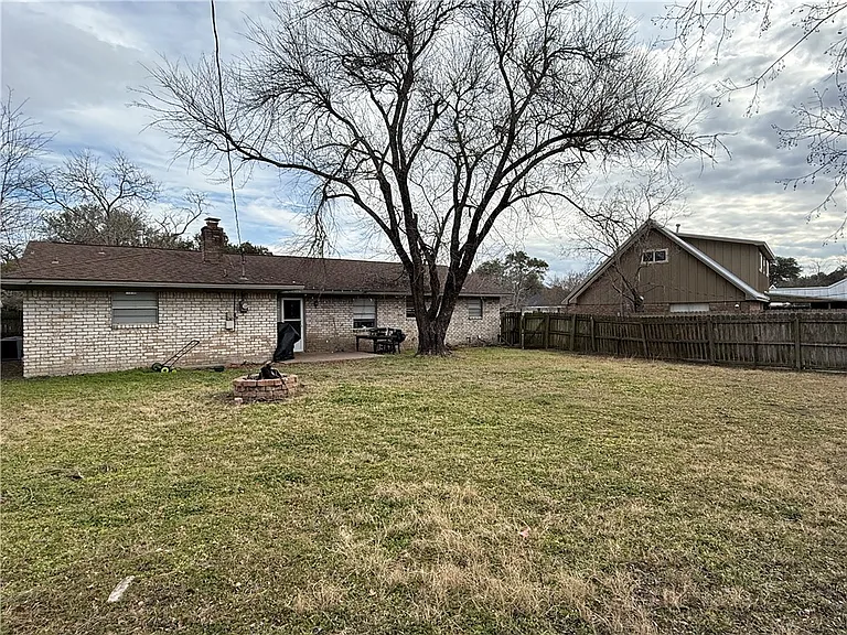 1213 S Ridgefield Cir — Photo 21