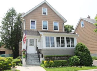 34 Spruce St, New Rochelle, NY 10805